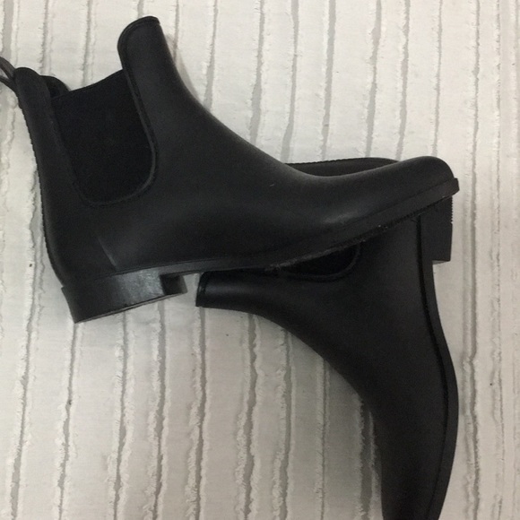 Rain boots - Picture 2 of 5